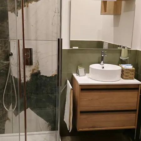 Cornelia Battistini - Ampia Con Bagno Privato *